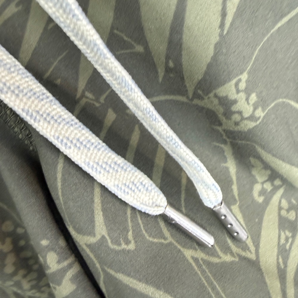 Vuori Clementine Olive Green Tropical Print - Picture 7 of 16